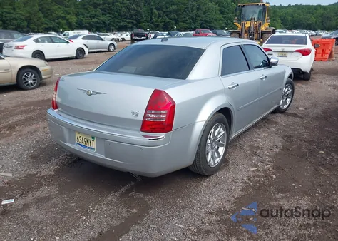 2005 Chrysler 300C z USA, uszkodzony, nr VIN 2C3AA63H75H171258